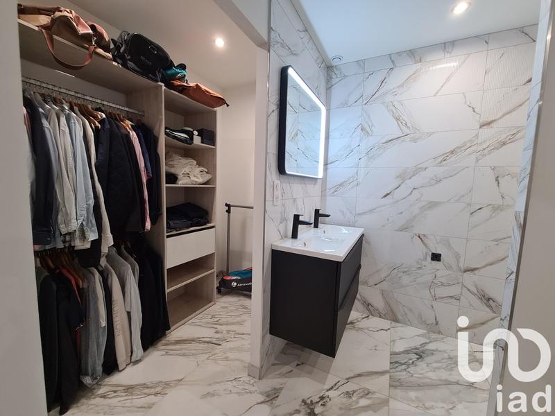 Maison - 250 m² - 7 pièces