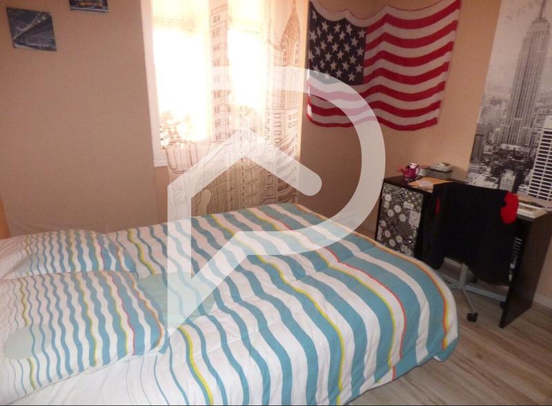 Maison - 235 m² - 9 pièces