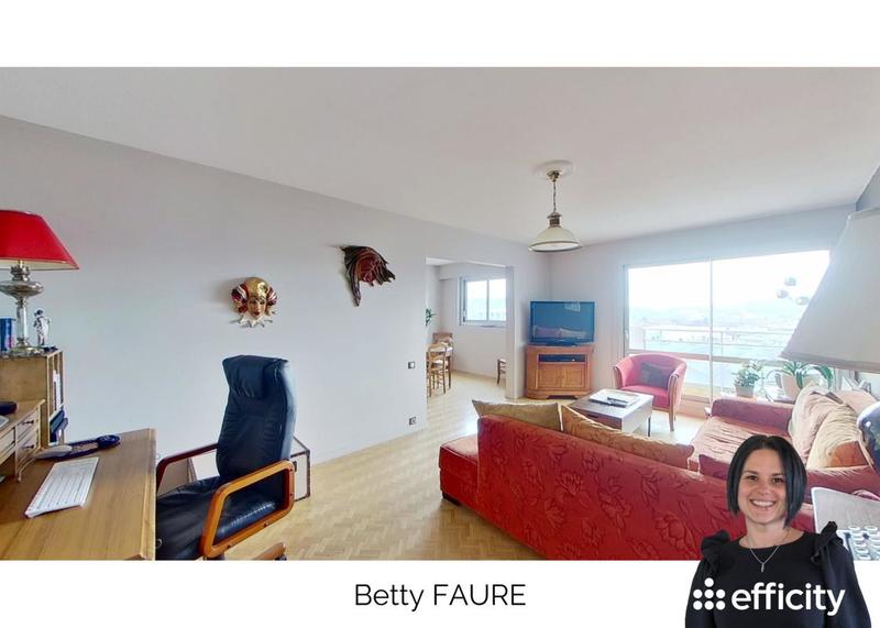 Appartement - 100 m² - 5 pièces