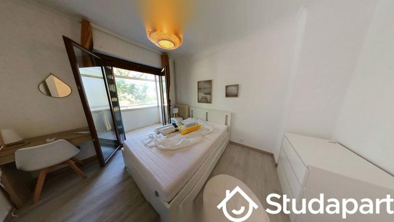 Chambre - 92 m² - 1 pièce