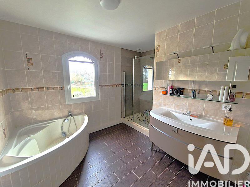 Maison - 160 m² - 8 pièces