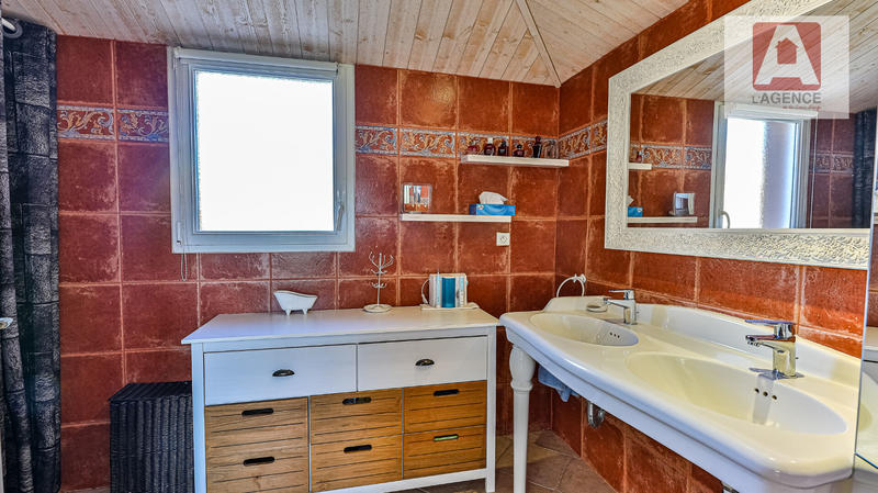 Maison - 318 m² - 7 pièces