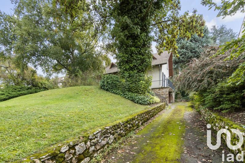 Maison - 277 m² - 10 pièces