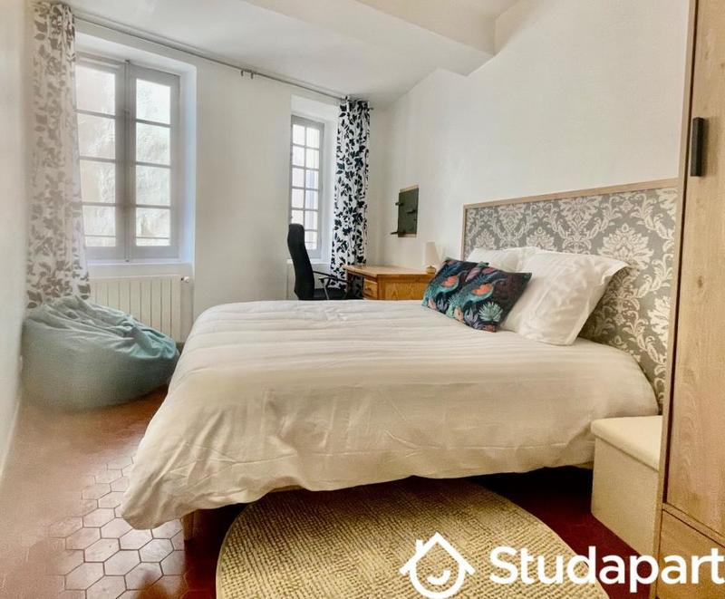 Chambre - 11 m² - 1 pièce