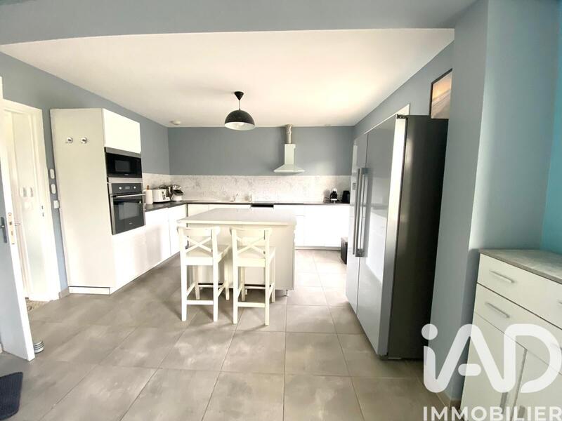 Maison - 211 m² - 10 pièces