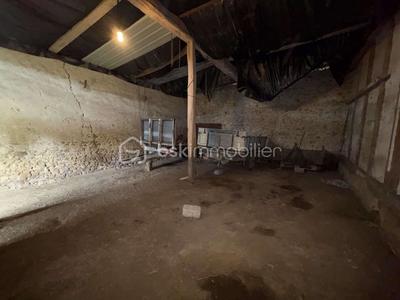 Grange - 150 m² - 2 pièces