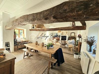 Maison traditionnelle - 120 m² - 5 pièces