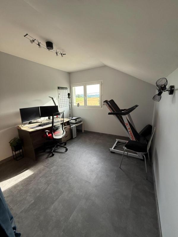 Maison - 104 m² - 4 pièces