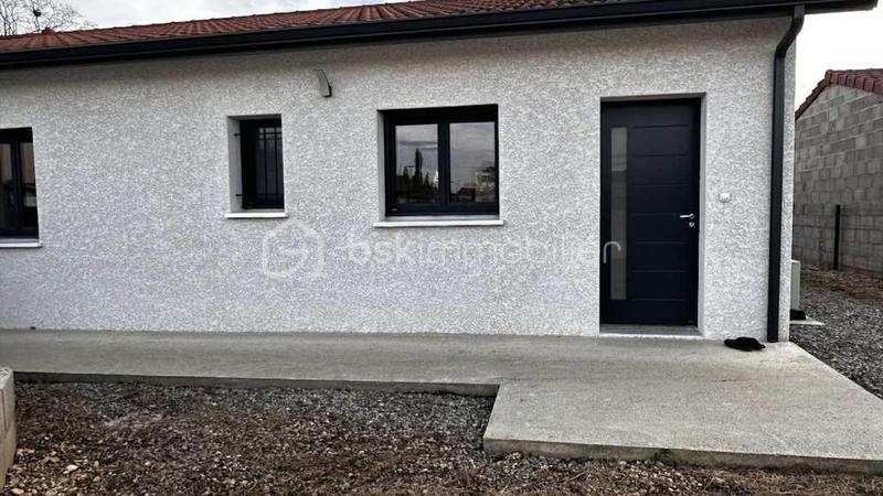 Villa - 80 m² - 4 pièces