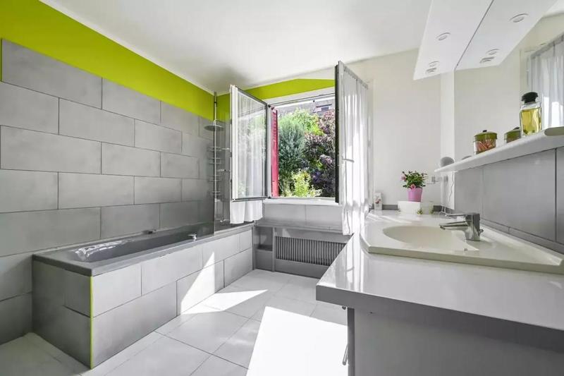 Maison - 210 m² - 9 pièces