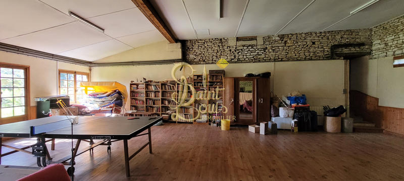 Maison - 350 m² - 10 pièces