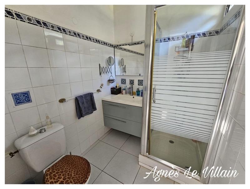 Propriété - 283 m² - 14 pièces