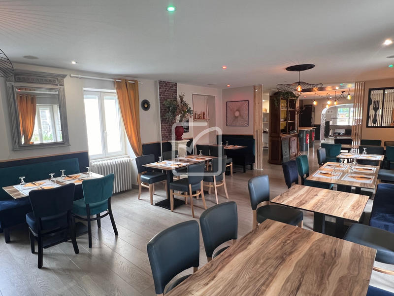 Maison - 418 m² - 20 pièces