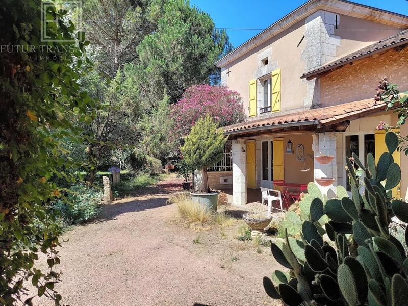 Maison - 137 m² - 6 pièces