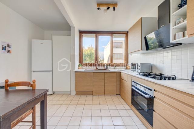 Appartement - 97 m² - 5 pièces