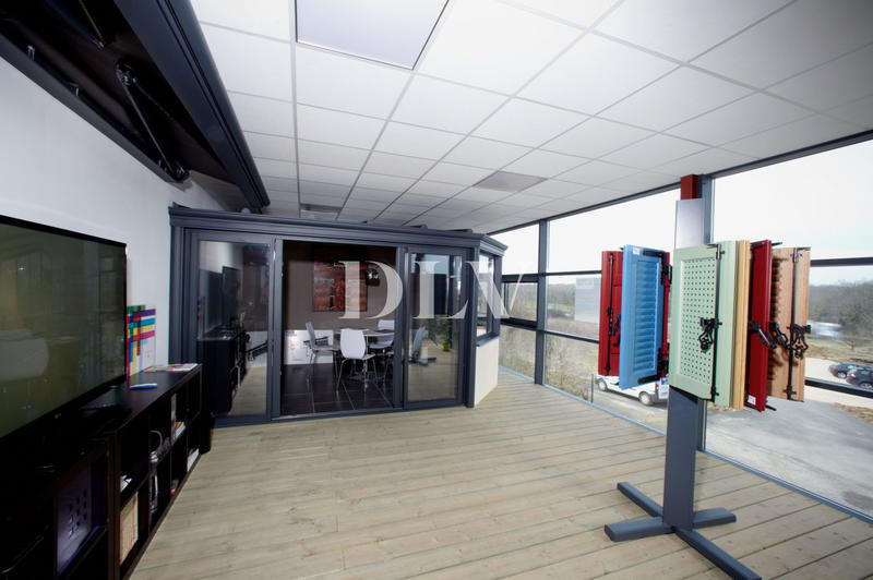 Immeuble - 1 700 m²