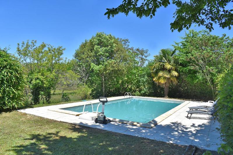 Maison - 403 m² - 18 pièces