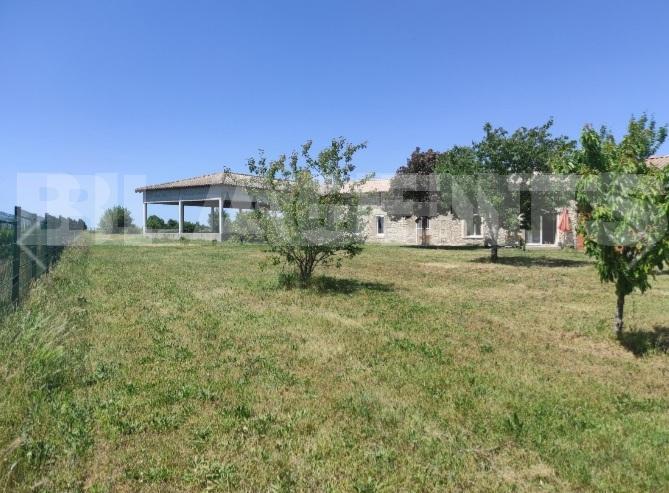 Maison en pierre - 469 m² - 10 pièces