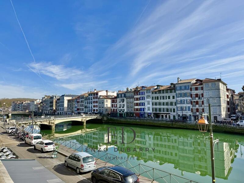 Appartement - 100 m² - 4 pièces