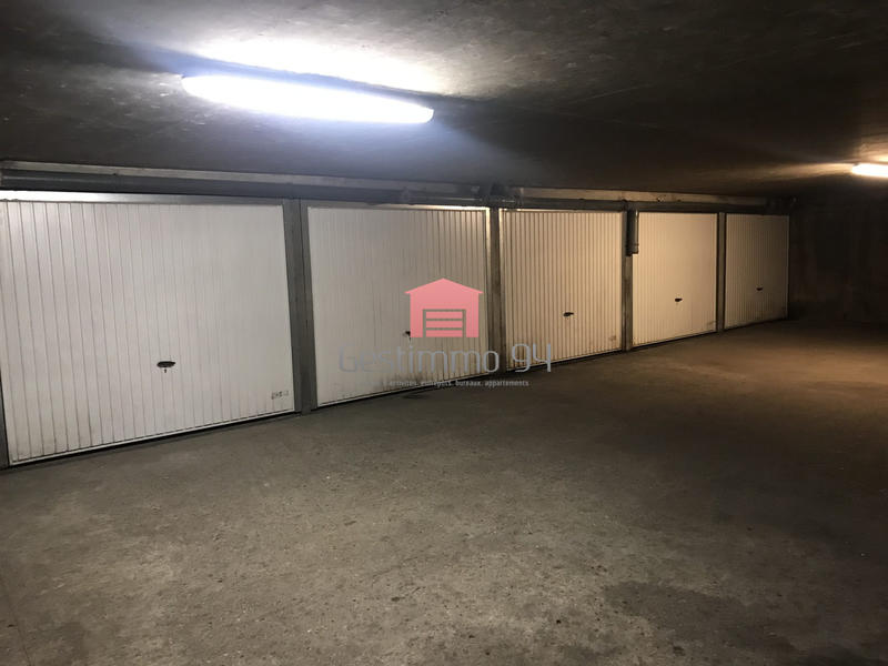 Parking / Garage - 18 m²
