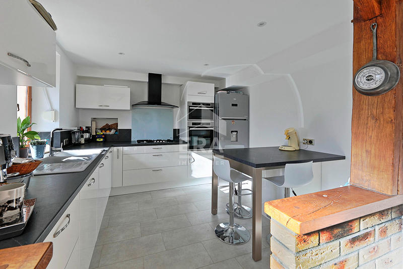 Maison - 175 m² - 8 pièces