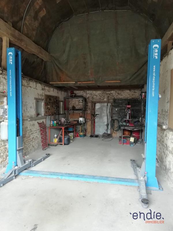 Corps de ferme - 240 m² - 9 pièces