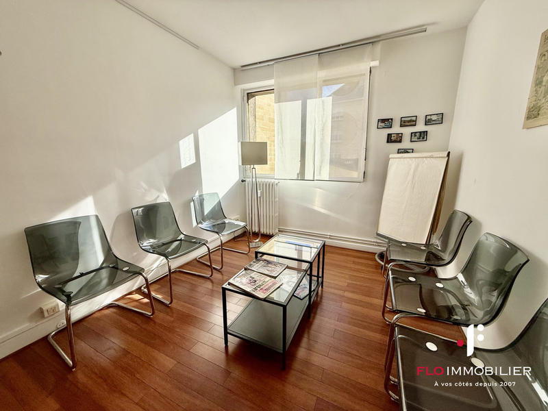 Bureau - 90 m² - 6 pièces