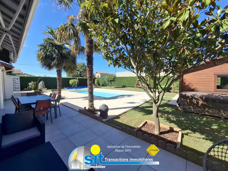 Maison - 96 m² - 4 pièces