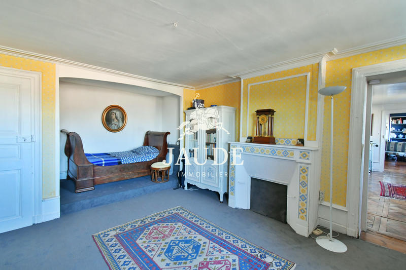 Appartement - 208 m² - 6 pièces