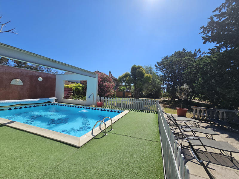 Propriété - 355 m² - 16 pièces