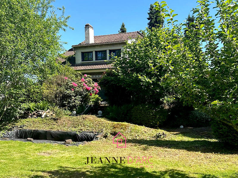 Maison - 219 m² - 7 pièces