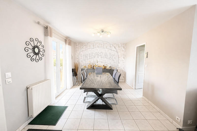 Maison - 93 m² - 4 pièces