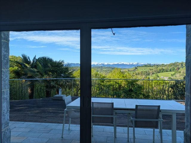 Maison - 250 m² - 7 pièces