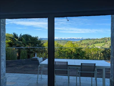 Maison - 250 m² - 7 pièces