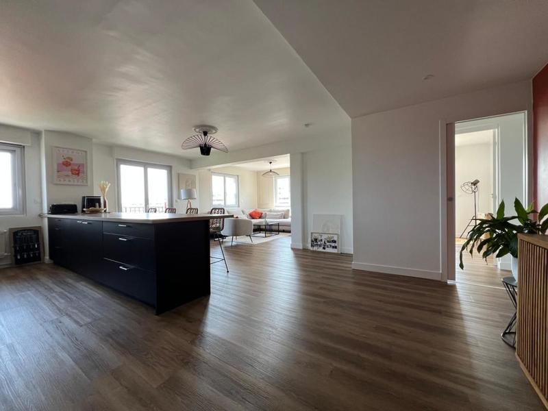 Appartement - 99 m² - 5 pièces