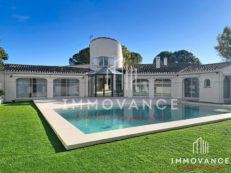 Villa - 277 m² - 6 pièces