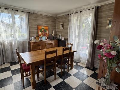 Maison - 101 m² - 5 pièces