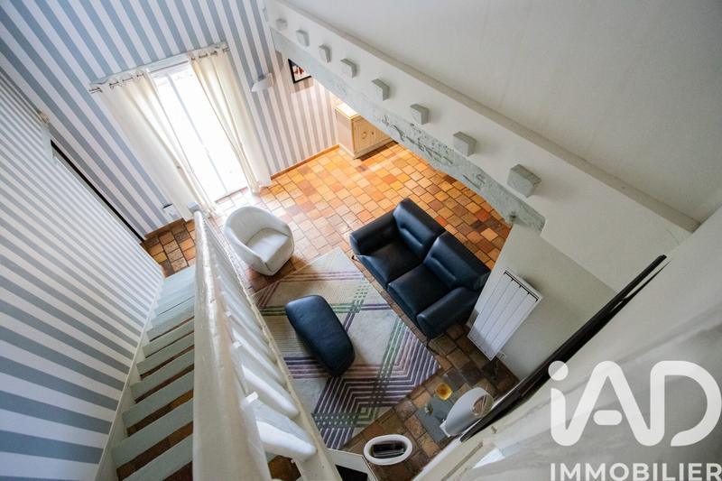 Maison - 220 m² - 9 pièces