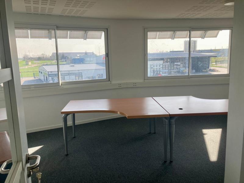 Local d'activités - 1 017 m²