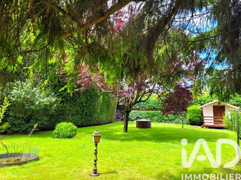 Maison - 240 m² - 9 pièces