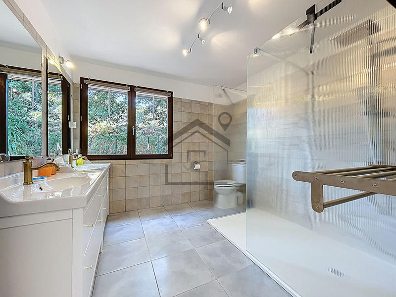 Villa - 161 m² - 7 pièces