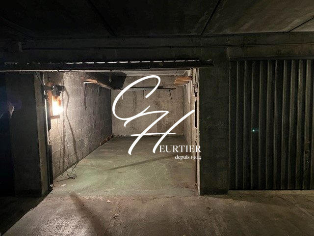 Parking / Garage - 15 m²