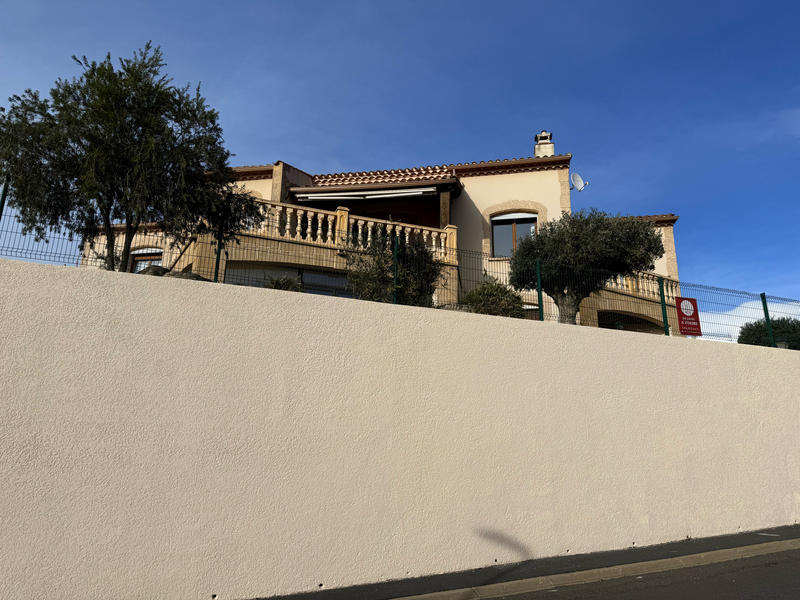 Maison - 230 m² - 8 pièces