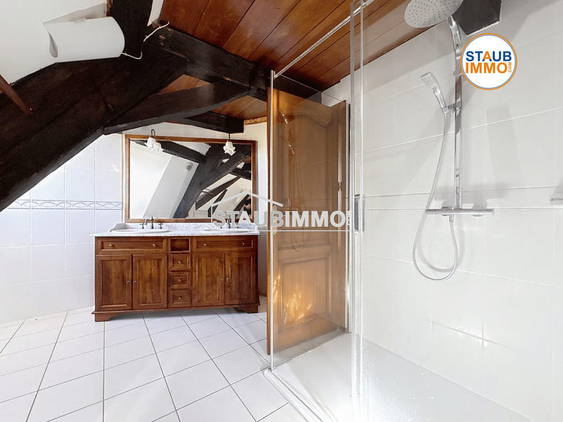 Maison - 243 m² - 7 pièces