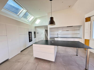 Appartement - 151 m² - 5 pièces