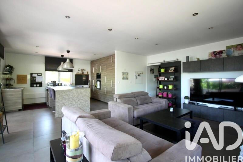 Maison - 235 m² - 7 pièces