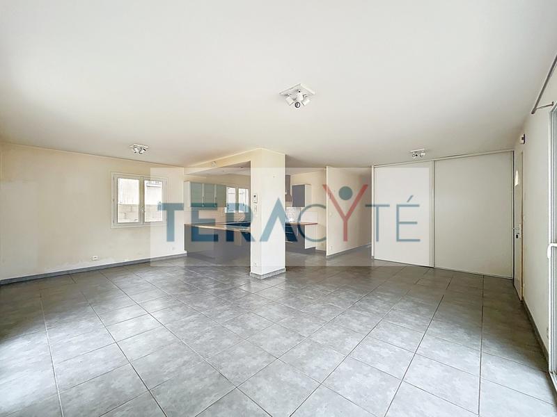 Maison - 99 m² - 4 pièces