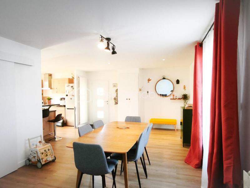 Maison traditionnelle - 93 m² - 5 pièces