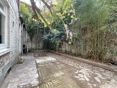 Maison - 252 m² - 9 pièces