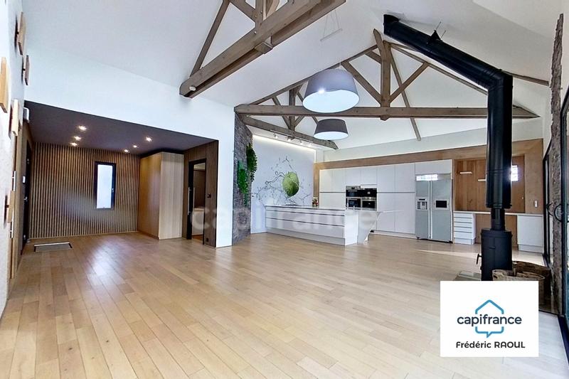 Maison - 203 m² - 5 pièces